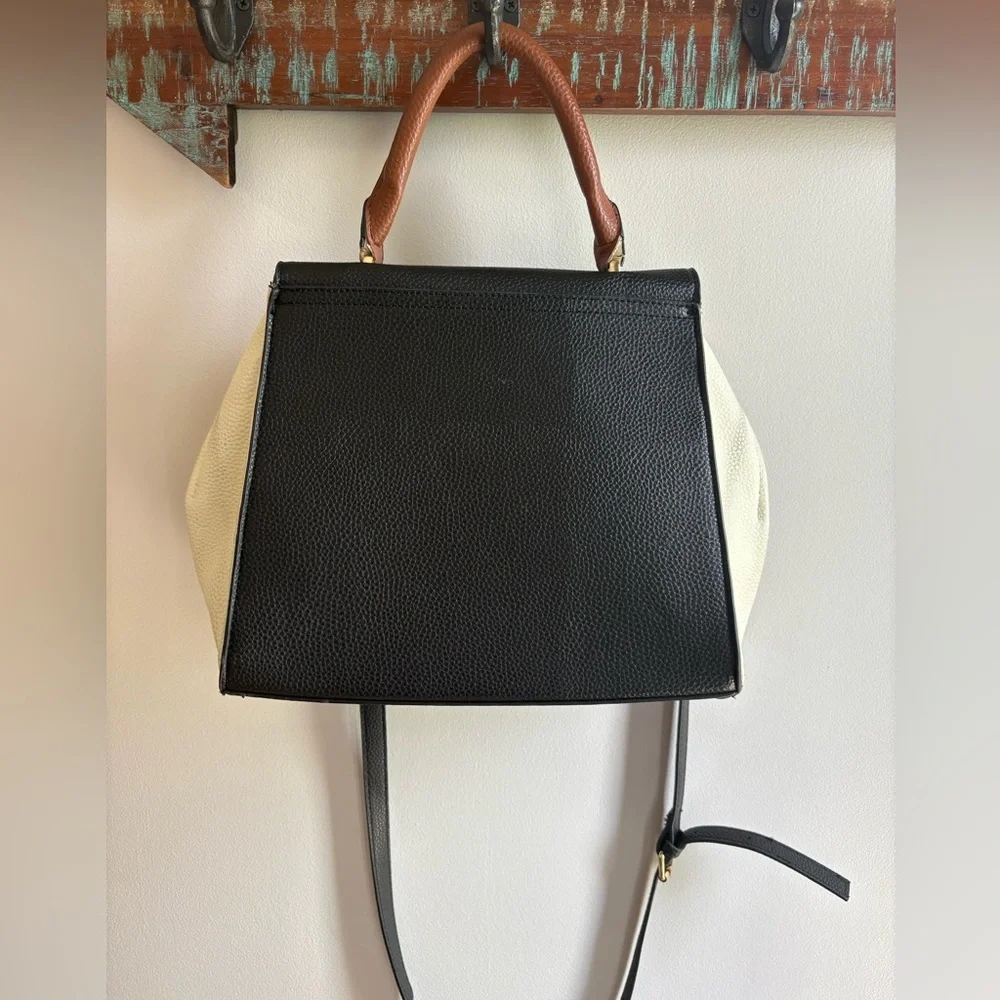 Steve Madden Women's Purse with Gold-Tone Hardware Shoulder Strap‎ And Handle